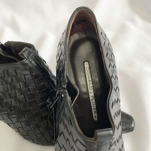 DONALD J PLINER MAZI BLACK BRAIDED LEATHER POINTED SQUARE TOE HEELED ANKLE BOOTS - Picture 7 of 7